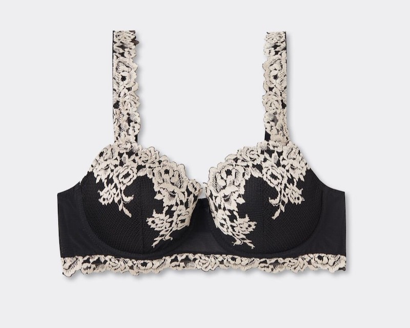 エミリー、パリへ行く Intimissimi