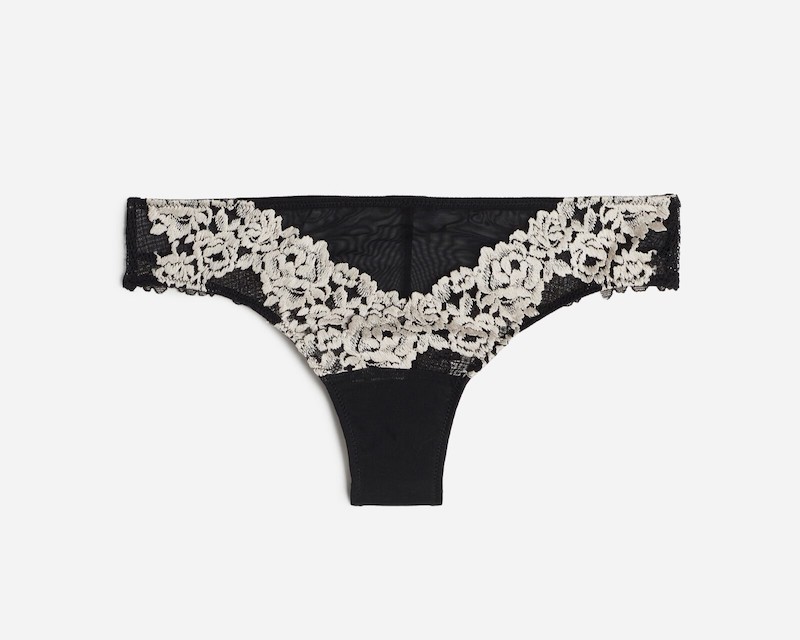 エミリー、パリへ行く Intimissimi