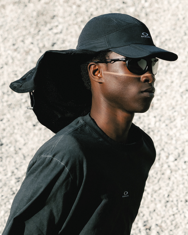 Oakley Latitude SS26