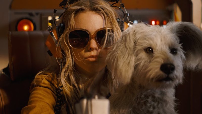 スーパーガール